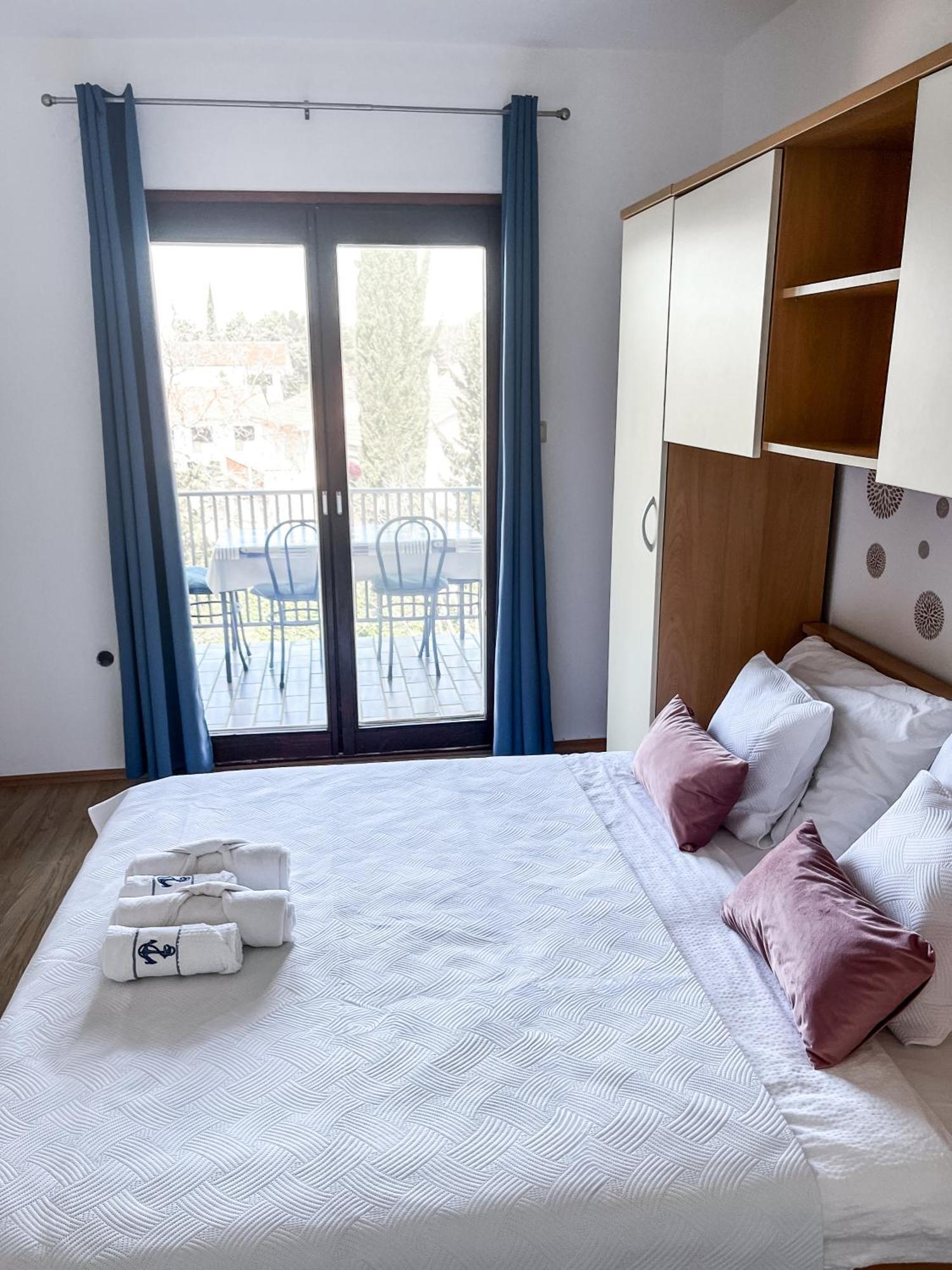 Apartments Zivko Малинска Экстерьер фото